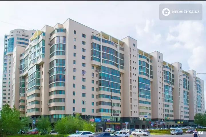 3-комнатная квартира, этаж 3 из 13, 110 м², фотография 2