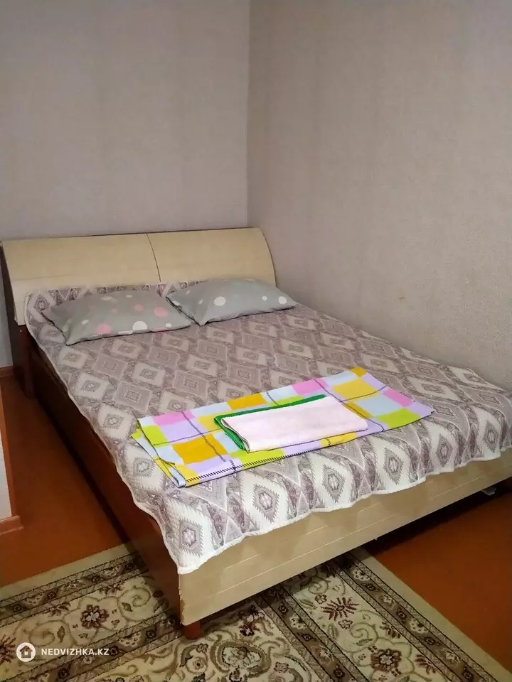 1-комнатная квартира, этаж 3 из 5, 32 м², По часам, 2-фотосурет