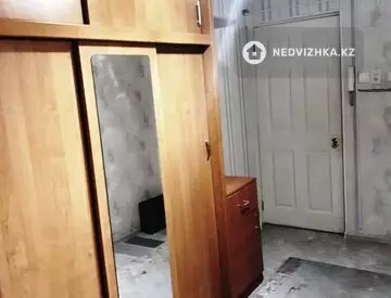 2-комнатная квартира, этаж 4 из 5, 50 м²