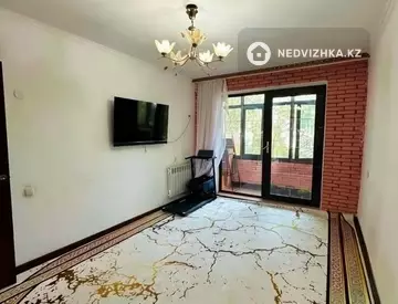 2-комнатная квартира, этаж 3 из 5, 48 м²