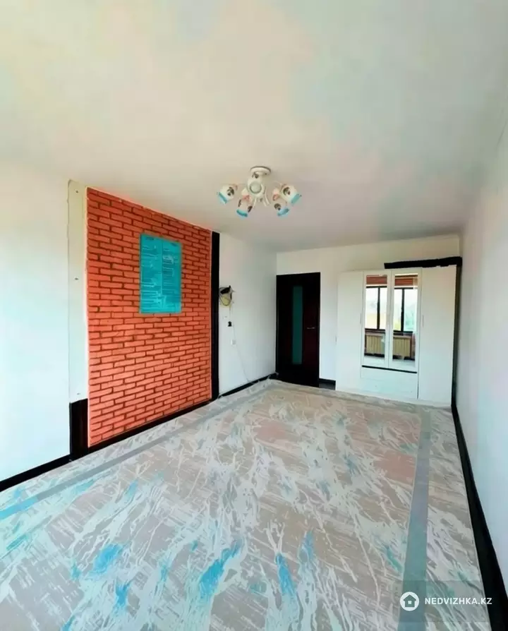 2-комнатная квартира, этаж 3 из 5, 48 м², фотография 2