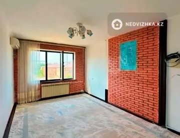 2-комнатная квартира, этаж 3 из 5, 48 м²