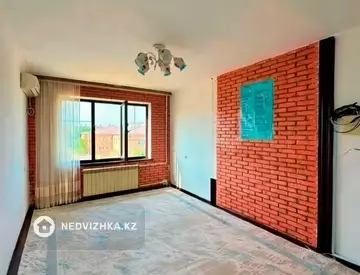 2-комнатная квартира, этаж 3 из 5, 48 м²