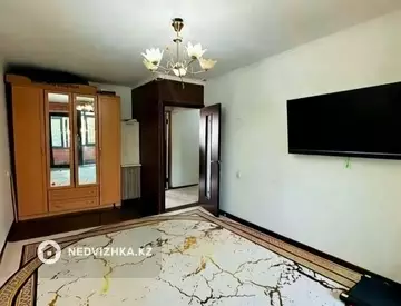 2-комнатная квартира, этаж 3 из 5, 48 м²