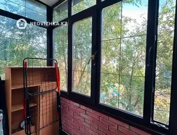 2-комнатная квартира, этаж 3 из 5, 48 м²