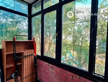 2-комнатная квартира, этаж 3 из 5, 48 м²