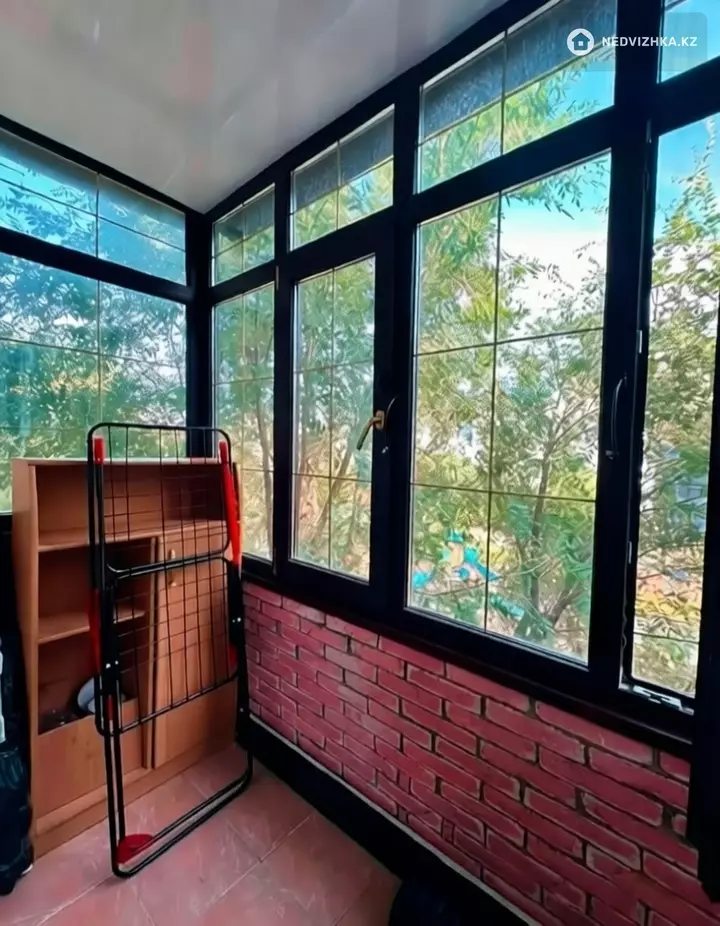 2-комнатная квартира, этаж 3 из 5, 48 м², фотография 3