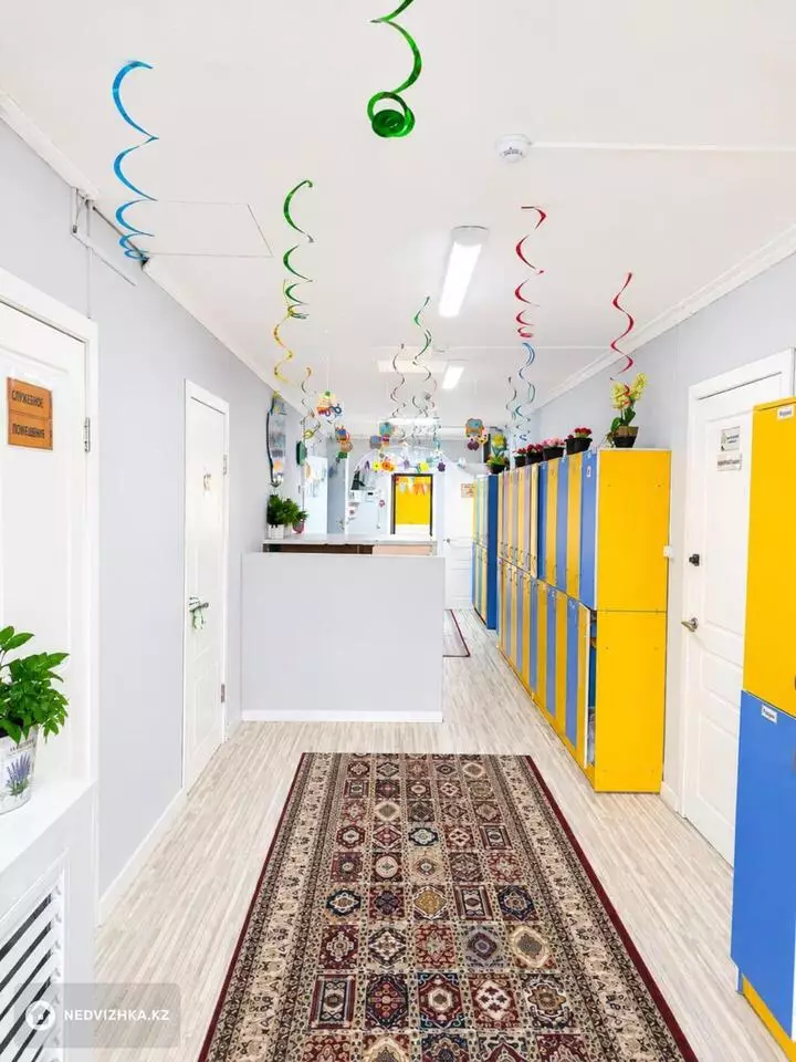 9-комнатный дом, 10 соток, 335 м², фотография 2