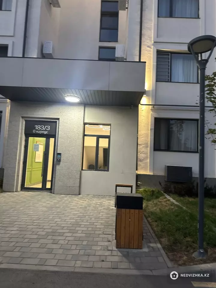 2-комнатная квартира, этаж 4 из 6, 74 м², фотография 2