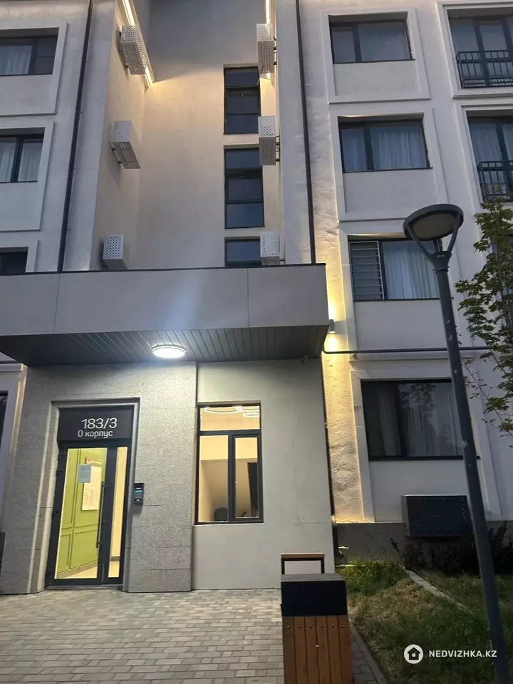 2-комнатная квартира, этаж 4 из 6, 74 м², фотография 4