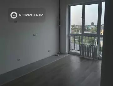 2-комнатная квартира, этаж 4 из 6, 74 м², миниатюра 9