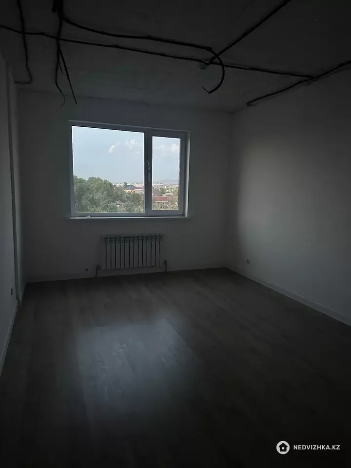 2-комнатная квартира, этаж 4 из 6, 74 м², фотография 5