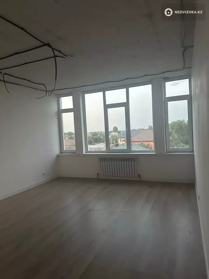 2-комнатная квартира, этаж 4 из 6, 74 м²