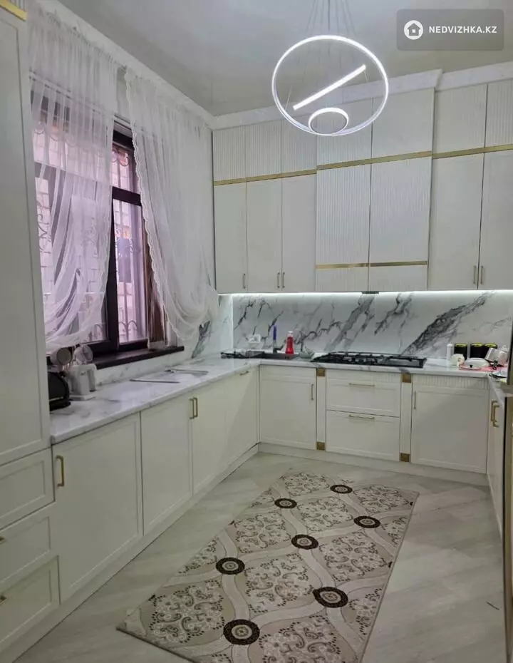 6-комнатный дом, 8 соток, 230 м², фотография 2