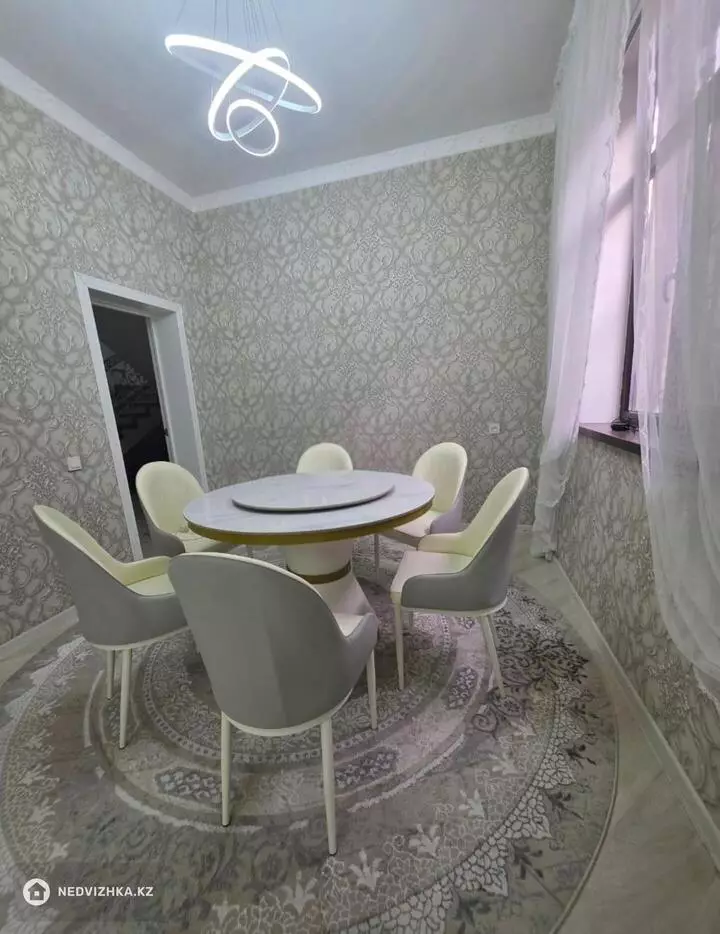6-комнатный дом, 8 соток, 230 м², фотография 4