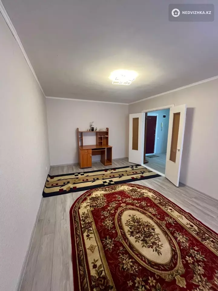 2-комнатная квартира, этаж 3 из 10, 52 м², фотография 2