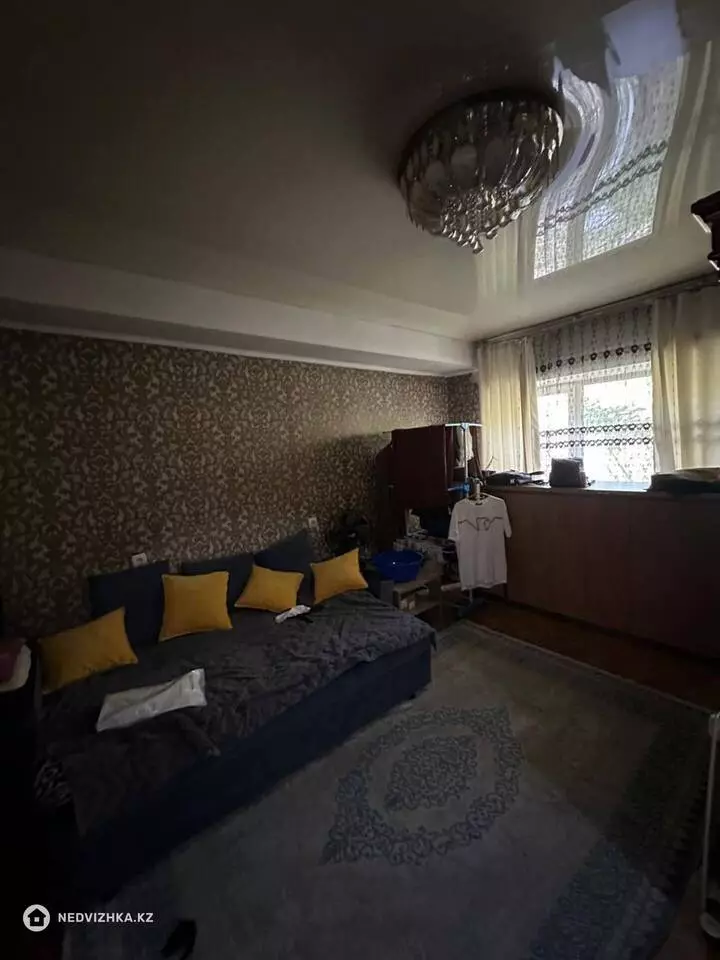 2-комнатная квартира, этаж 4 из 4, 48 м²