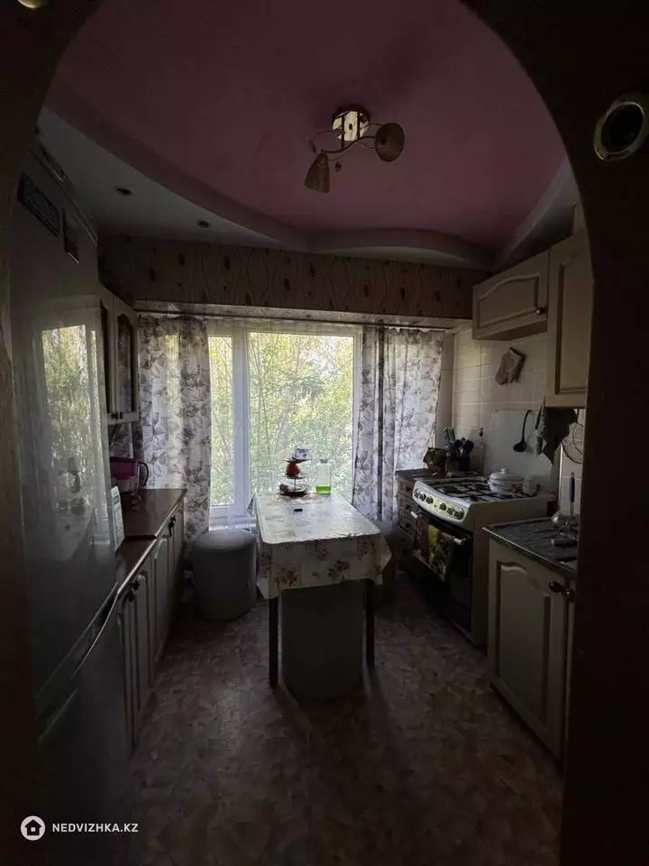 2-комнатная квартира, этаж 4 из 4, 48 м², фотография 3
