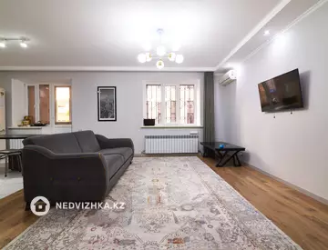 3-комнатная квартира, этаж 1 из 9, 89 м²