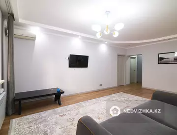 3-комнатная квартира, этаж 1 из 9, 89 м²
