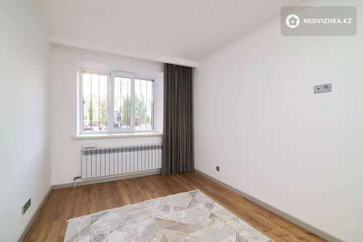 3-комнатная квартира, этаж 1 из 9, 89 м², фотография 4