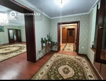 5-комнатный дом, 10 соток, 280 м², Посуточно