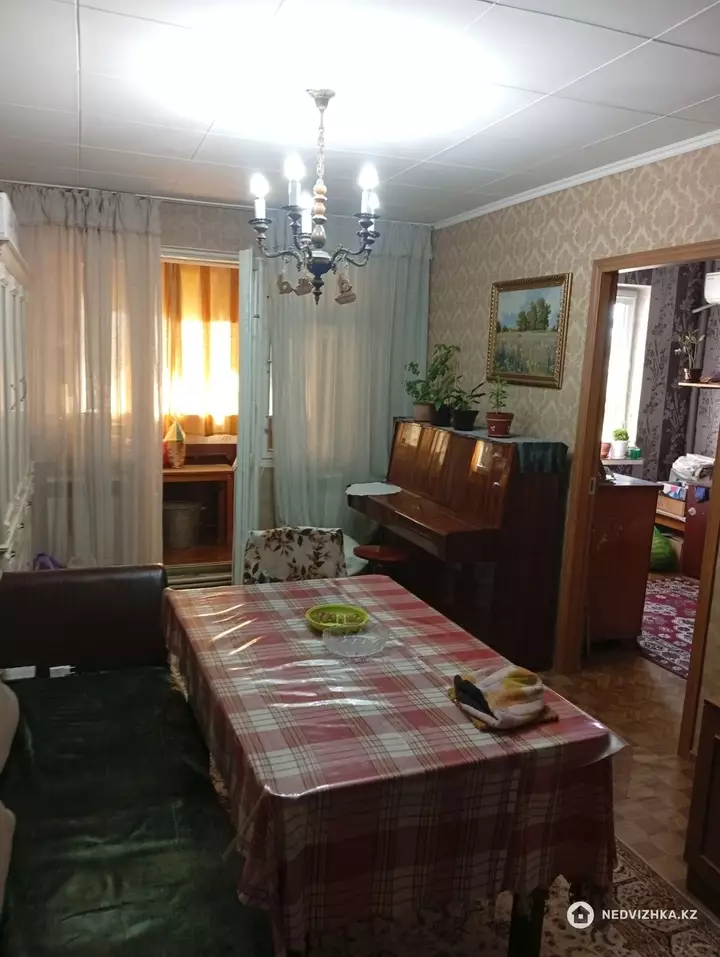 4-комнатная квартира, этаж 4 из 5, 77 м², фотография 4