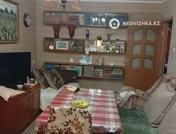 4-комнатная квартира, этаж 4 из 5, 77 м²