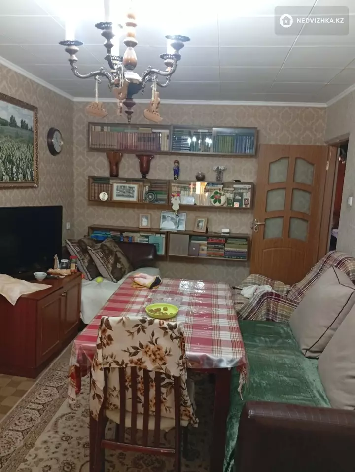 4-комнатная квартира, этаж 4 из 5, 77 м², фотография 5