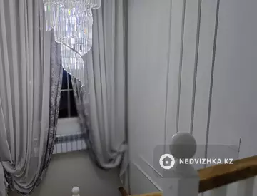 5-бөлмелі үй, 3 соттық, 200 м², 1-нобай
