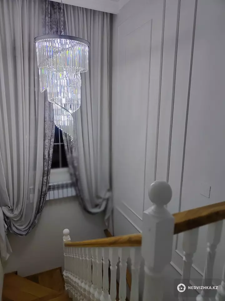 5-комнатный дом, 3 соток, 200 м²