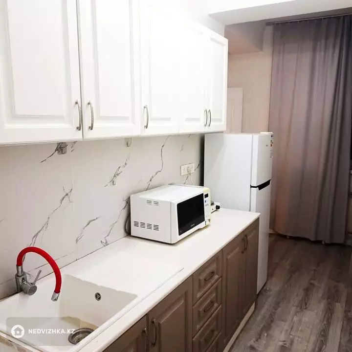 1-комнатная квартира, этаж 2 из 9, 35 м²