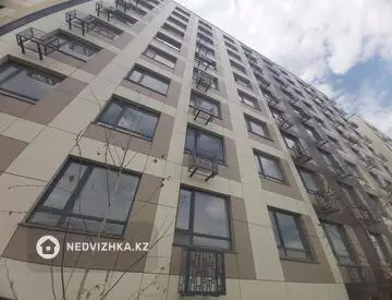 2-комнатная квартира, этаж 8 из 8, 53 м², миниатюра 1