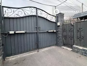 15-комнатный дом, 6 соток, 350 м²