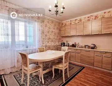 3-комнатная квартира, этаж 10 из 18, 77 м², миниатюра 1