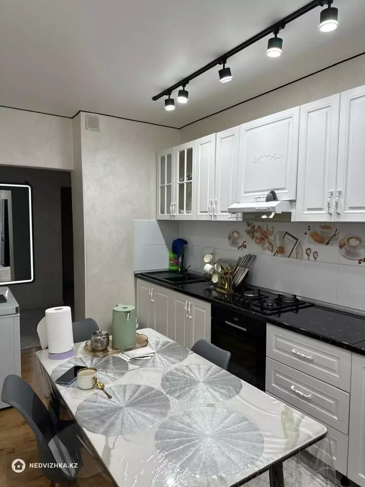 3-комнатная квартира, этаж 1 из 5, 67 м², фотография 2