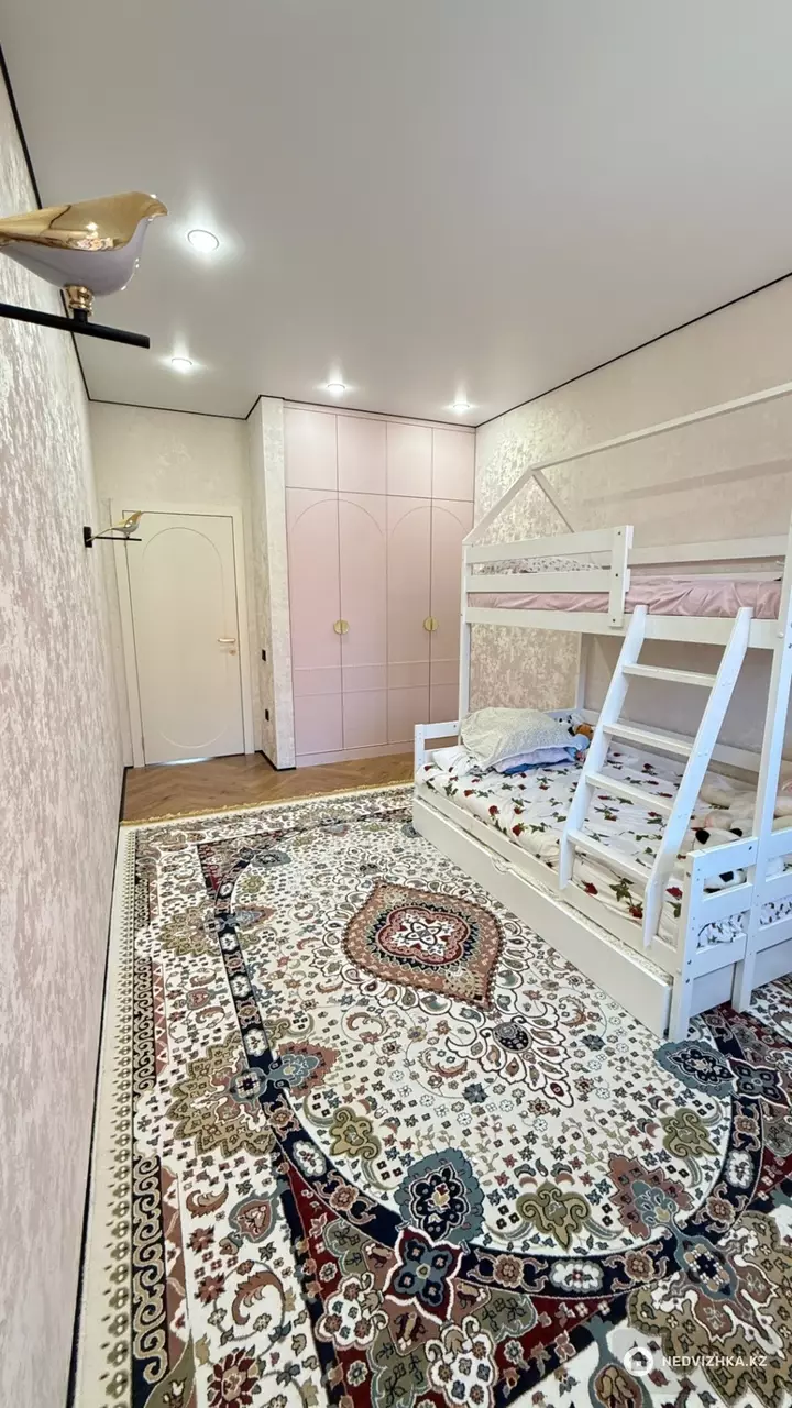4-комнатная квартира, этаж 5 из 6, 115 м², фотография 5