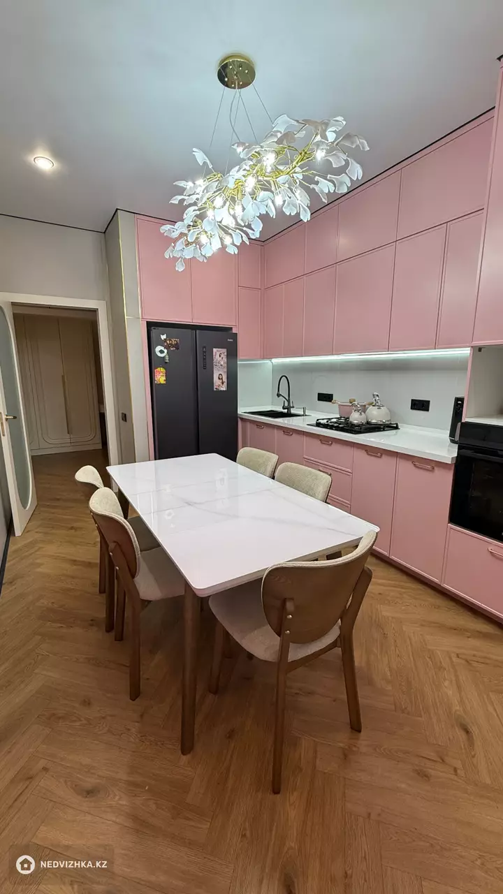 4-комнатная квартира, этаж 5 из 6, 115 м², фотография 2