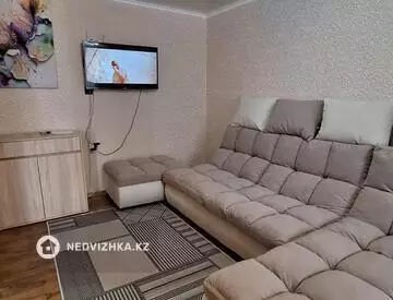 2-комнатная квартира, этаж 3 из 4, 47 м², Посуточно
