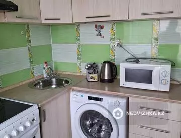 2-комнатная квартира, этаж 3 из 4, 47 м², Посуточно