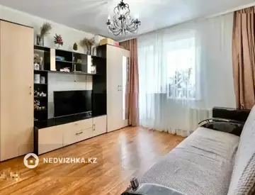 1-комнатная квартира, этаж 4 из 9, 40 м², миниатюра 1