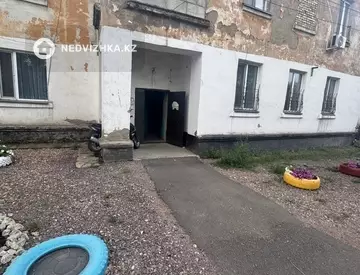 3-комнатная квартира, этаж 2 из 2, 74 м²