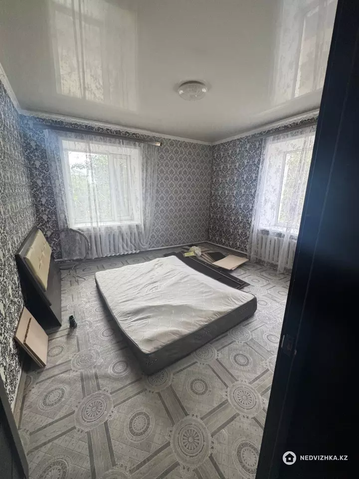 3-комнатная квартира, этаж 2 из 2, 74 м², фотография 5