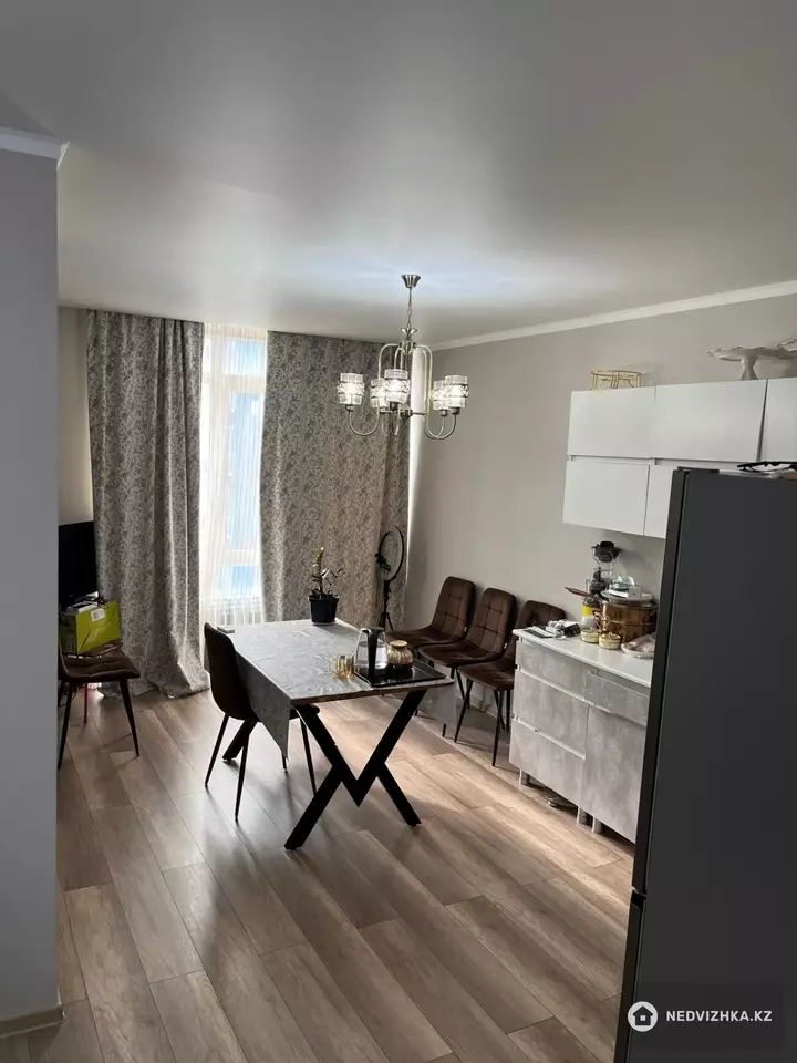 2-комнатная квартира, этаж 3 из 9, 55 м², фотография 2