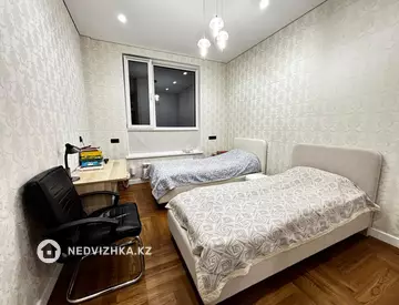4-комнатная квартира, этаж 10 из 12, 115 м², миниатюра 1