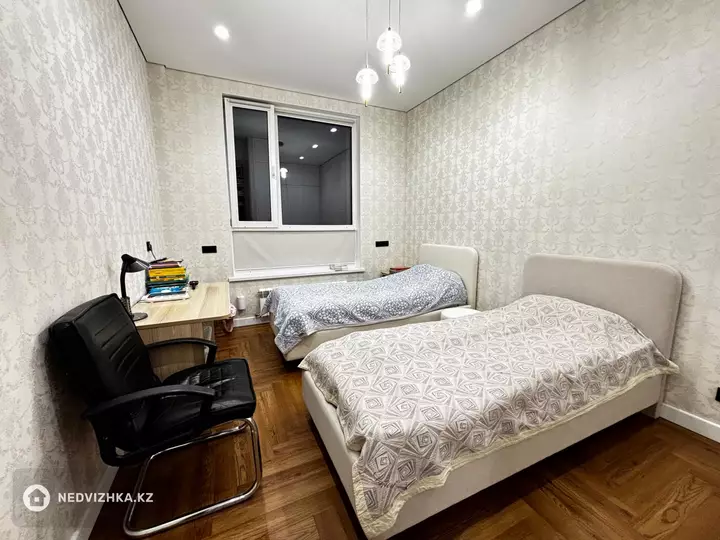 4-комнатная квартира, этаж 10 из 12, 115 м²