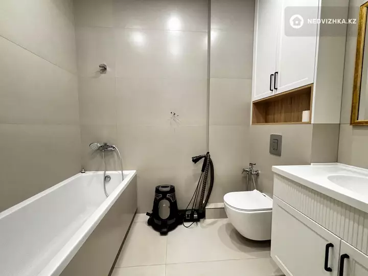 4-комнатная квартира, этаж 10 из 12, 115 м², фотография 3