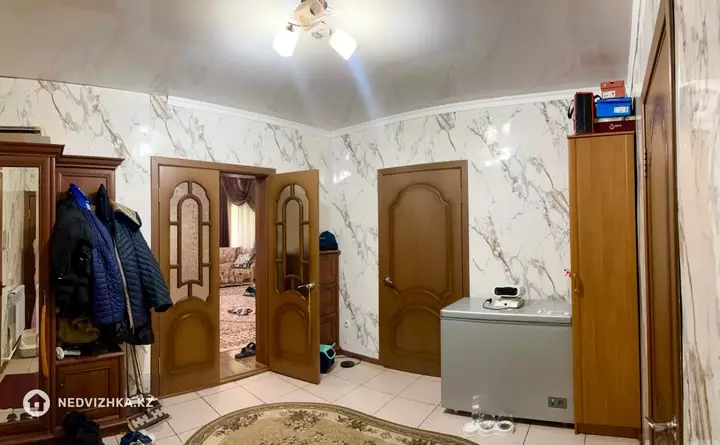 4-комнатный дом, 6 соток, 200 м², фотография 2