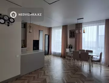 4-комнатная квартира, этаж 12 из 17, 135 м²