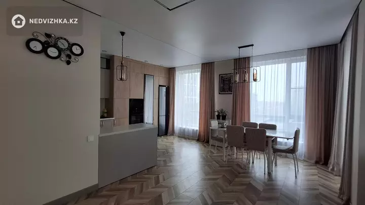 4-комнатная квартира, этаж 12 из 17, 135 м², фотография 2
